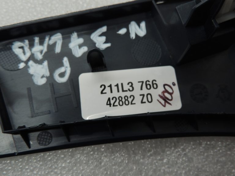 Nissan Qashqai J11 instrumentu paneļa durvju līstes komplekts Charcoal G