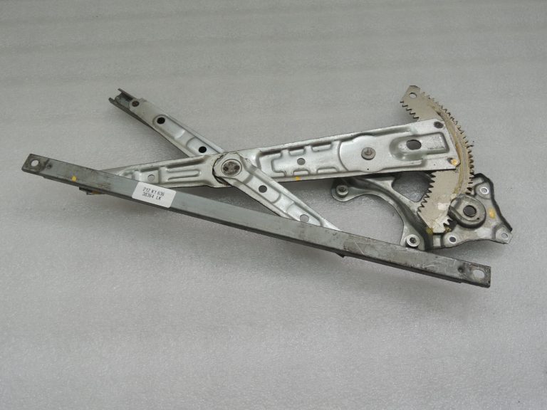 Mitsubishi Outlander III Logu regulatora mehānisms aizmugurējais labais 5743A240