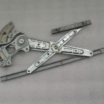 Mitsubishi Outlander III Logu regulatora mehānisms aizmugurējais labais 5743A240