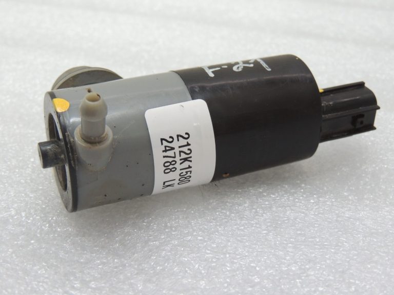 Ford Ranger P375 Priekšējā stikla mazgāšanas sūknis 8A69-17K624-AA 1743149 8A6917K624AA