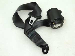Toyota Avensis T27 Rear center seat belt 7335005061C1