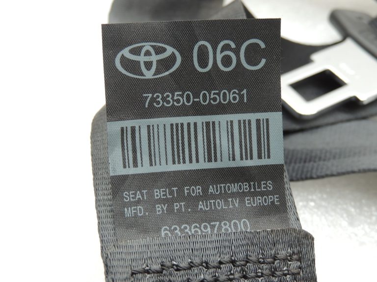 Toyota Avensis T27 Aizmugurējā centrālā drošības josta 7335005061C1