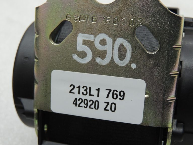 Toyota Avensis T27 Aizmugurējā centrālā drošības josta 7335005061C1