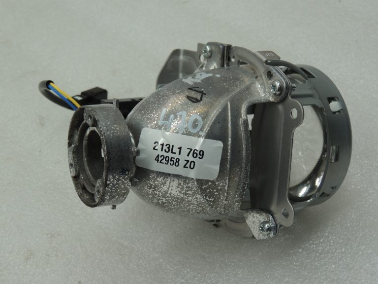Toyota Avensis T27 priekšējo lukturu remonts priekšējais kreisais 8117005380