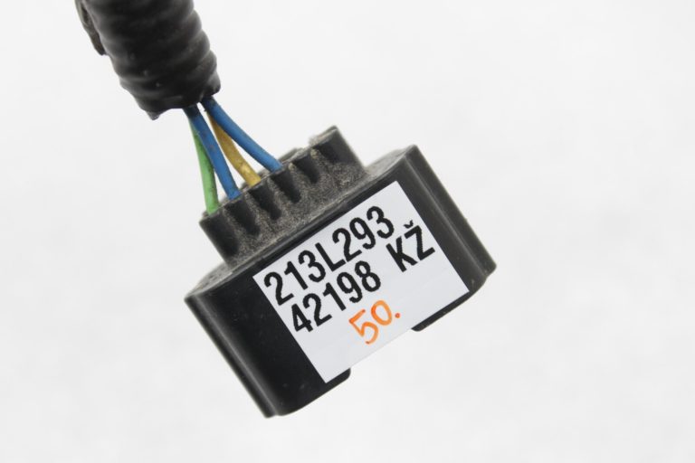 Nissan Qashqai J11 stāvvietas sensora vadu instalācija priekšējā kreisā 240334EA0B