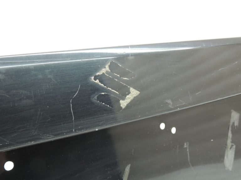 Suzuki Liana aizmugurējo durvju apdare melna 8394054G00