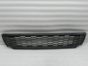 Volkswagen Passat oriģināls ventilācijas režģa restes bamperis