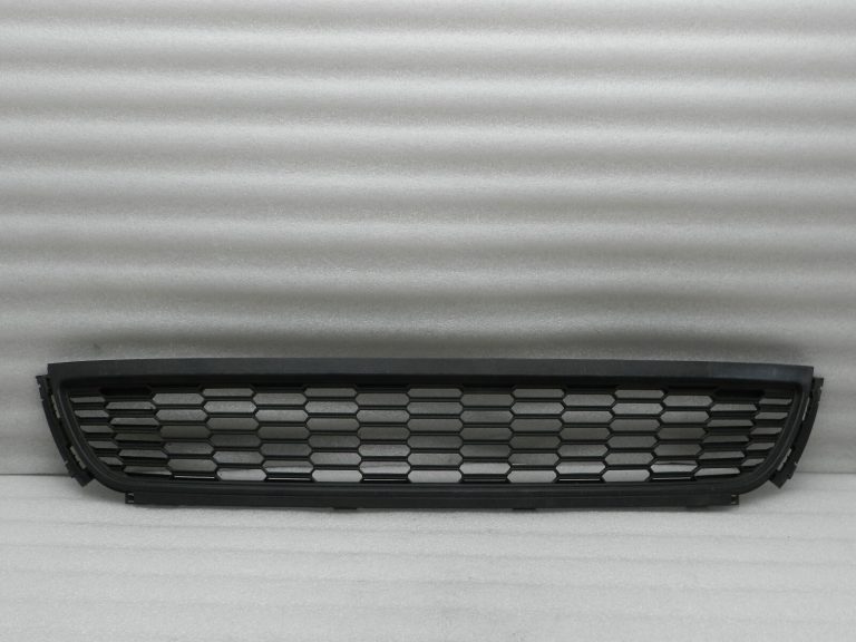 Volkswagen Passat oriģināls ventilācijas režģa restes bamperis