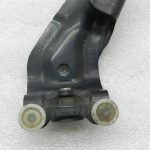 VW Sharan 7N oriģinālā rullīšu vadotne bīdāmajām durvīm kreisā Rullīšu vadotne kreisā