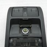 Volkswagen Passat Oriģinālā aizmugurējā ventilācijas restīte 3C0864376F
