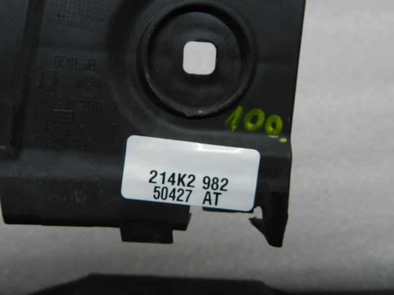 Volkswagen oriģinālais turētājs bamperis