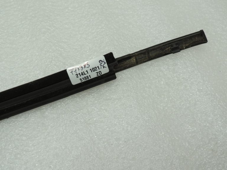 Suzuki SX4 Aizmugurējā kreisā loga līstes blīvējums 8384179J00