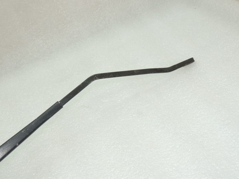 Suzuki SX4 Stikla tīrītāja rokturis pa labi 3833055L00