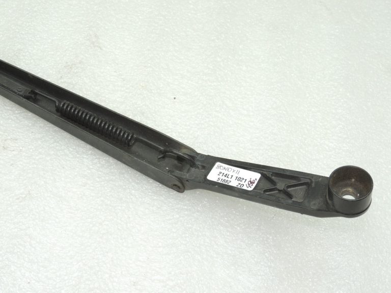 Suzuki SX4 Stikla tīrītāja rokturis pa labi 3833055L00