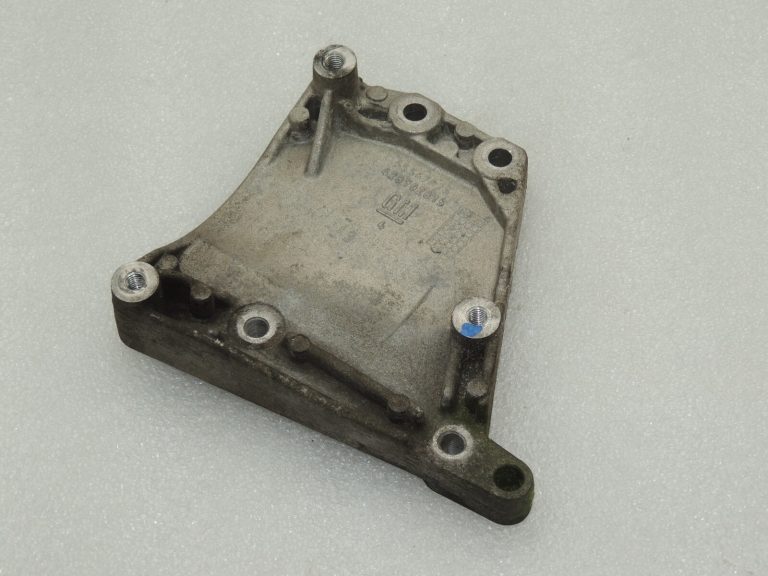 Opel Meriva B kronšteins kompresors 55567925