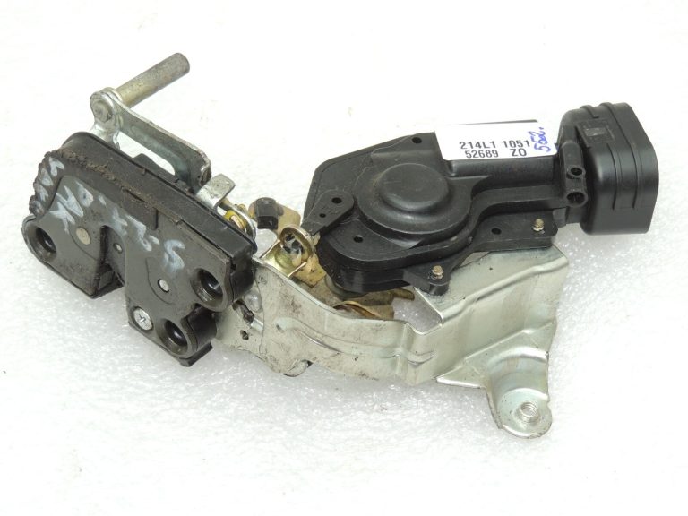 Suzuki Grand Vitara II aizmugurējo durvju slēdzene 8251065D00
