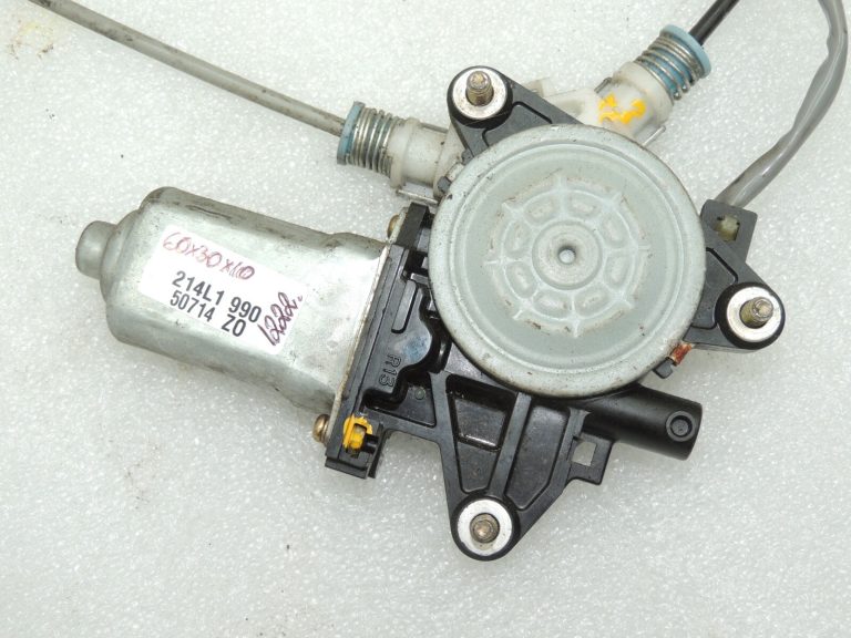 Suzuki Grand Vitara Mk2 Logu regulatora motors priekšējais labais 83401-65D10