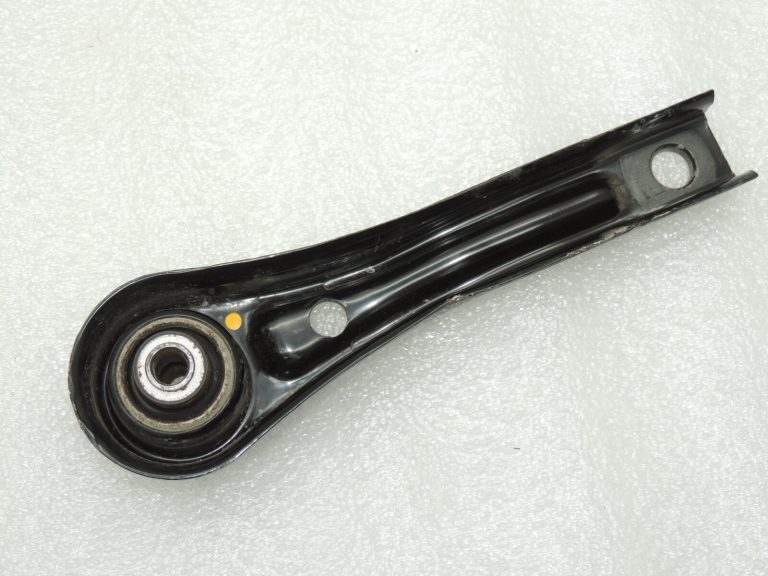 Seat Cupra Leon KL8 1.5TSIC Sway bar transmisijas stiprinājums 5Q0199855N