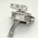 Oriģināls Seat Cupra Leon KL8 1.5TSIC motora stiprinājuma kronšteins 5WA199262AM