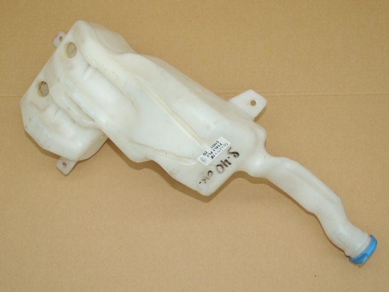 Suzuki SX4 tīrītāja ūdens tvertne 3845079J11