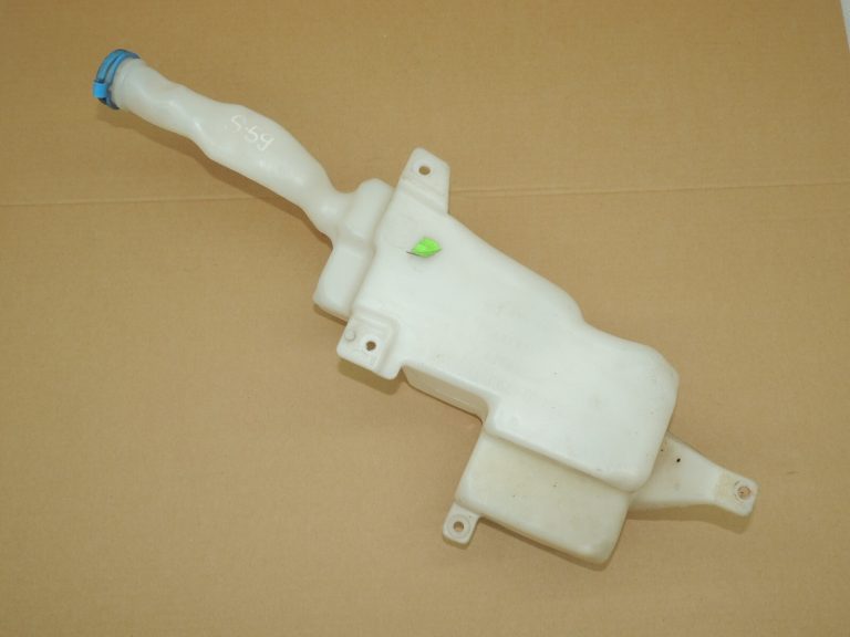 Suzuki SX4 tīrītāja ūdens tvertne 3845079J11