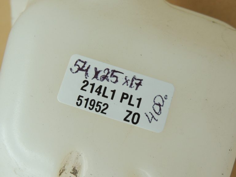 Suzuki SX4 tīrītāja ūdens tvertne 3845079J11