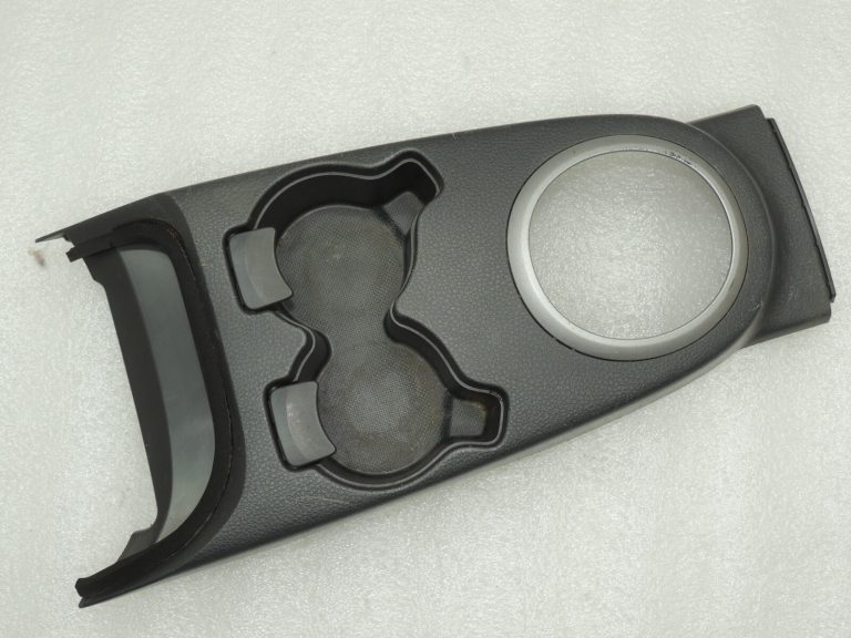 OEM Suzuki SX4 centrālās konsoles krūzes turētāja vāciņš 758202080J20P4Z