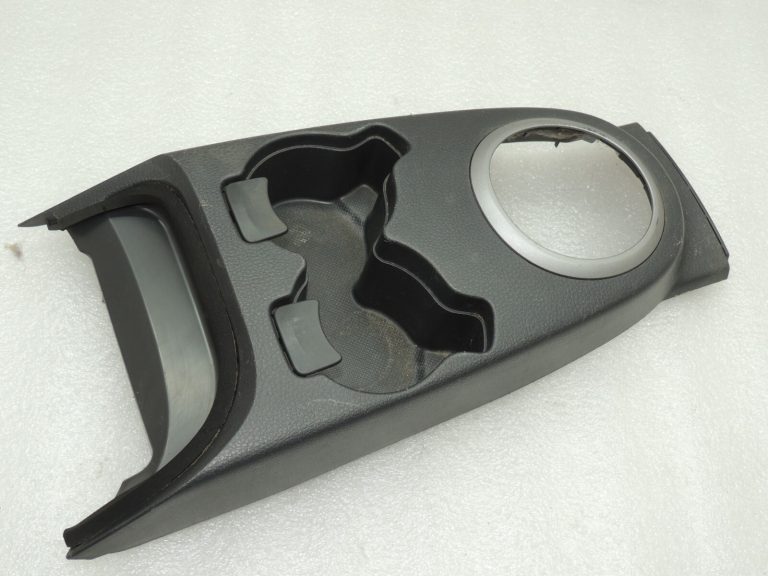 OEM Suzuki SX4 centrālās konsoles krūzes turētāja vāciņš 758202080J20P4Z