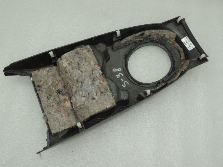 OEM Suzuki SX4 centrālās konsoles krūzes turētāja vāciņš 758202080J20P4Z
