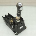 Suzuki Swift Mk1 oriģinālā pārnesumu pārslēgšanas svira 5 ātrumu 28100-63JA0