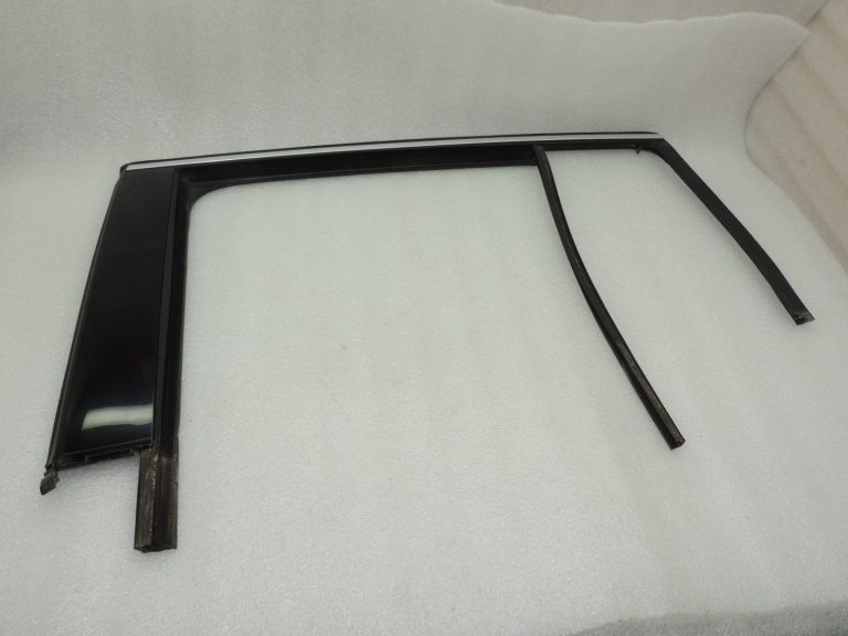 OEM VW Tiguan 5N durvju gumijas logu vadotne aizmugurējā kreisā 5N0839431H
