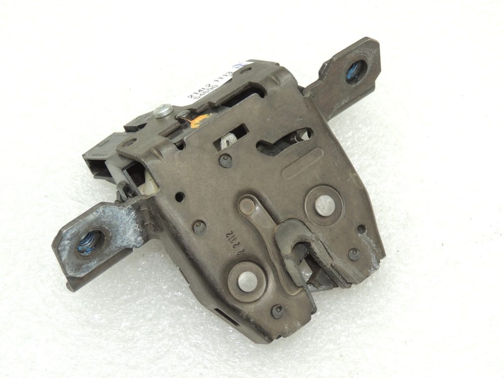 OEM Opel Zafira C aizmugurējo durvju slēdzene Aizmugurējo durvju slēdzene 13509599
