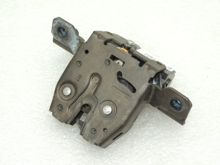 OEM Opel Zafira C aizmugurējo durvju slēdzene Aizmugurējo durvju slēdzene 13509599