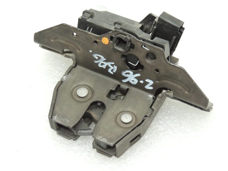 OEM Opel Zafira C aizmugurējo durvju slēdzene Aizmugurējo durvju slēdzene 13509599