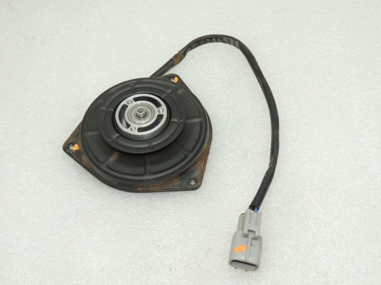 OEM Suzuki SX4 1.9DDiS motora dzesēšanas ventilatora motors 1712079J60