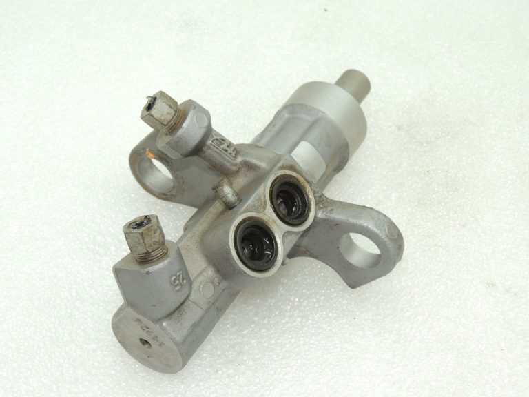 OEM Opel Zafira C 2.0CDTi galvenais bremžu cilindrs 84102409