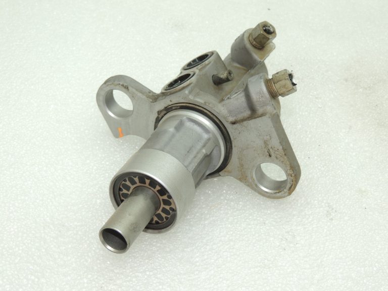 OEM Opel Zafira C 2.0CDTi galvenais bremžu cilindrs 84102409