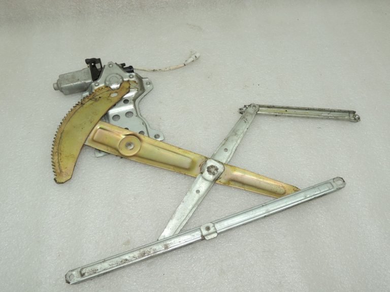 OEM Suzuki Jimny 2003 Logu regulators ar motoru priekšējais kreisais 8340281A10