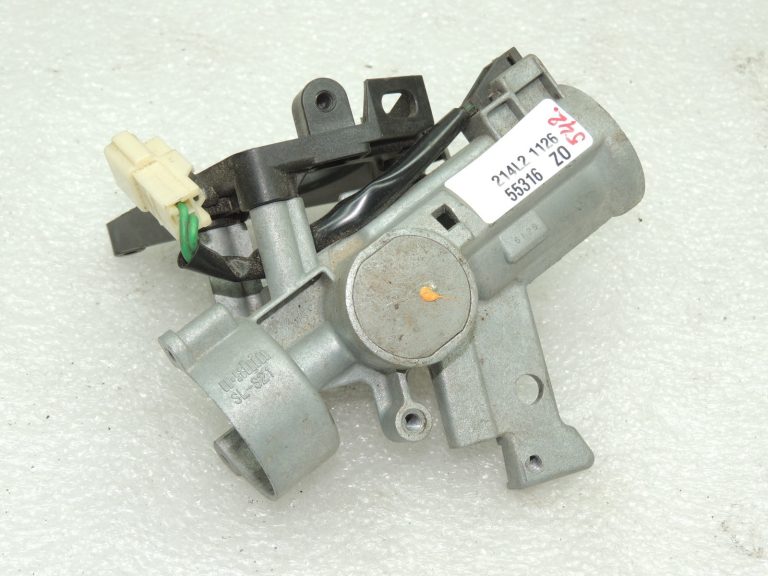 OEM Suzuki Jimny 1.3i aizdedzes slēdzene stūres slēdzene 3710176J00