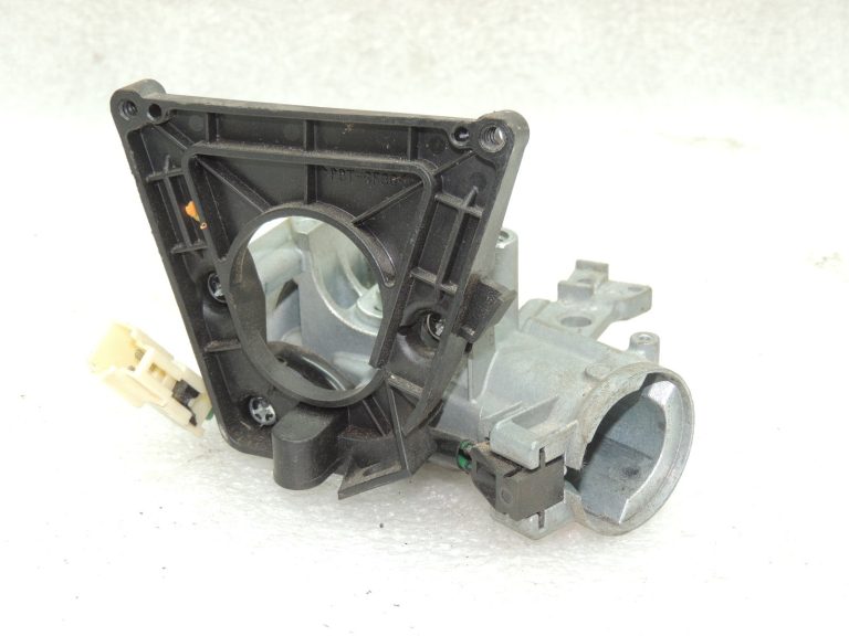 OEM Suzuki Jimny 1.3i aizdedzes slēdzene stūres slēdzene 3710176J00