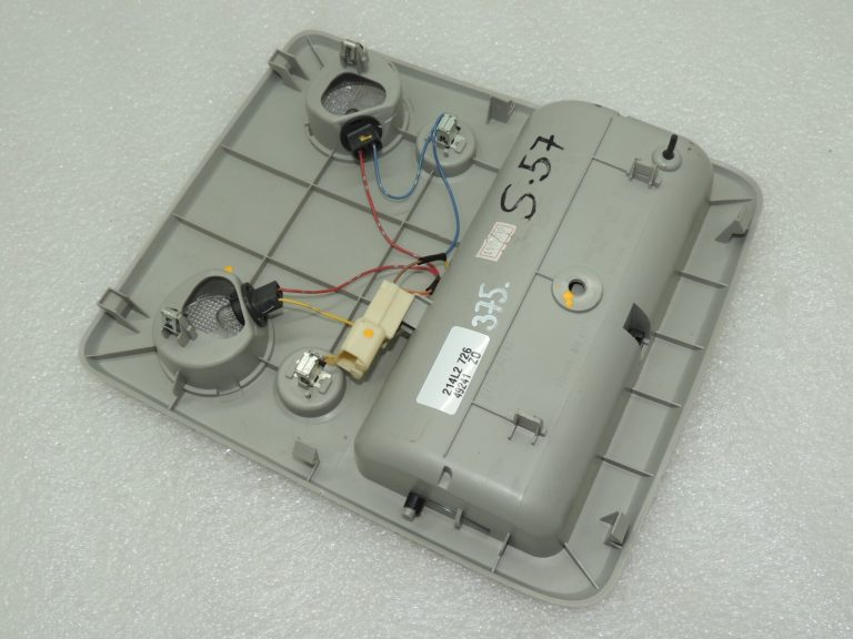 Suzuki Grand Vitara III Interjera gaisma Jumta gaisma pelēka 7817065J106GS