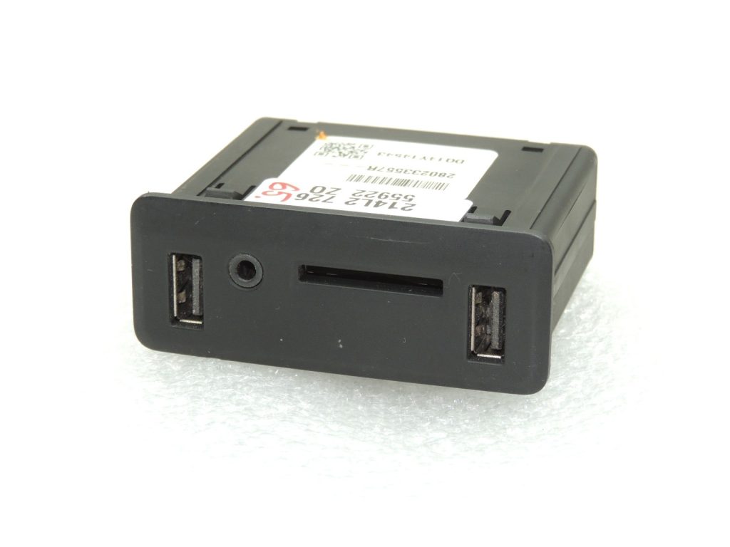 OEM Renault Espace V JFC USB AUX SD savienojuma ligzda 280233557R