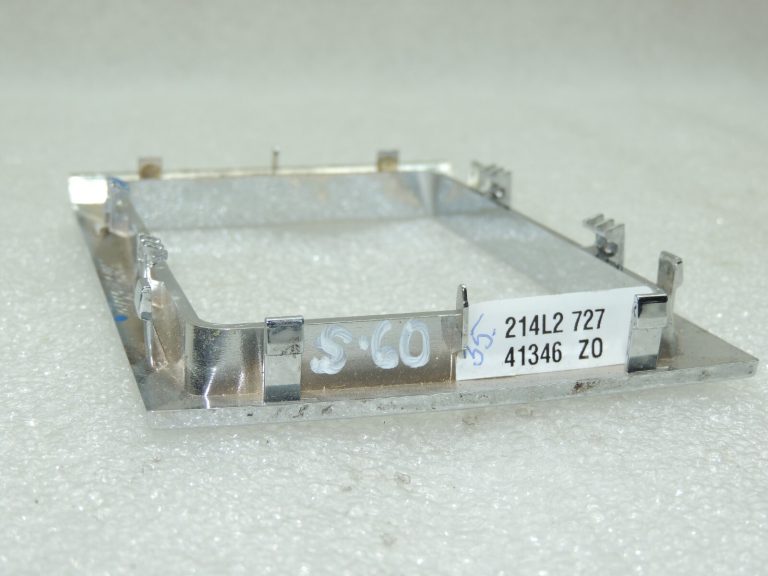 OEM Suzuki Grand Vitara II Salta bagāžnieka pārsegs hroms 75813-65J10-0PG
