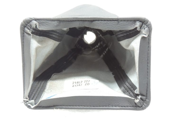 OEM Suzuki Grand Vitara II pārslēgšanās bagāžnieks 75820-65J00-5PK