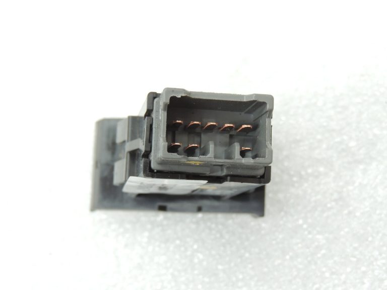 Suzuki Liana avārijas signalizācijas slēdzis 37430-59J00