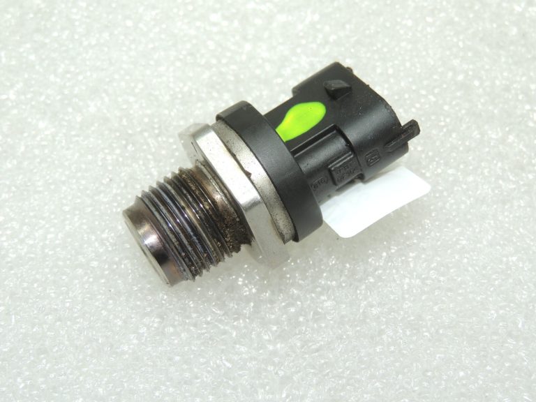 Oriģinālais BOSCH degvielas spiediena sensors priekš Suzuki Opel Renault Honda Toyota