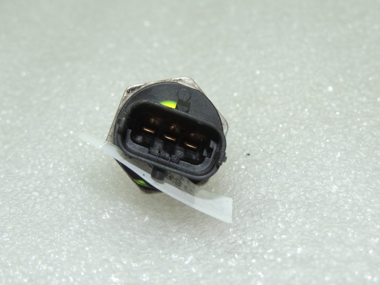 Oriģinālais BOSCH degvielas spiediena sensors priekš Suzuki Opel Renault Honda Toyota
