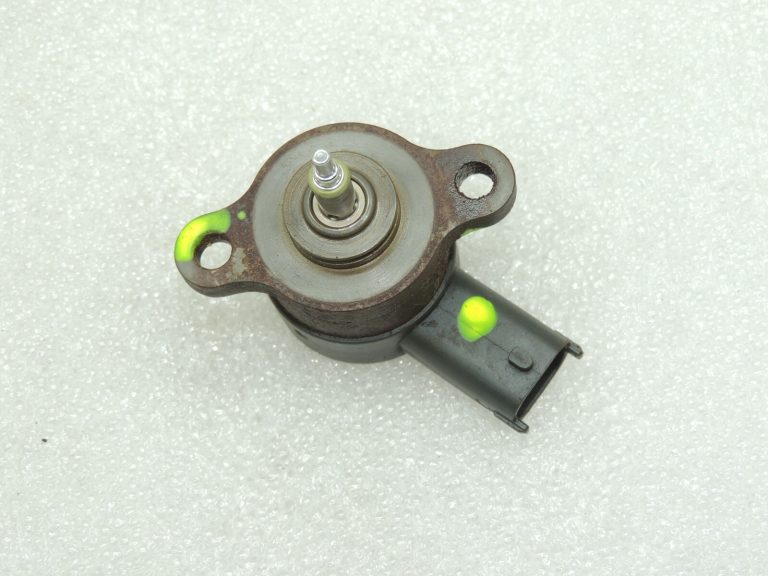 OEM BOSCH BOSCH Suzuki Fiat Lancia Opel Spiediena kontroles vārsts 1561084E50