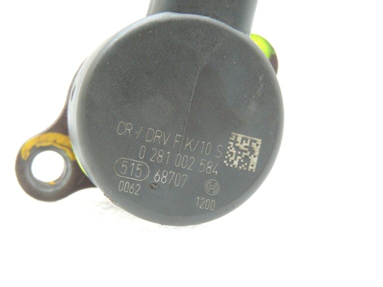 OEM BOSCH BOSCH Suzuki Fiat Lancia Opel Spiediena kontroles vārsts 1561084E50