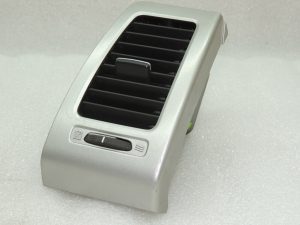 Suzuki Liana Gaisa ventilācijas atveres priekšējā labā 7363059J00MA1
